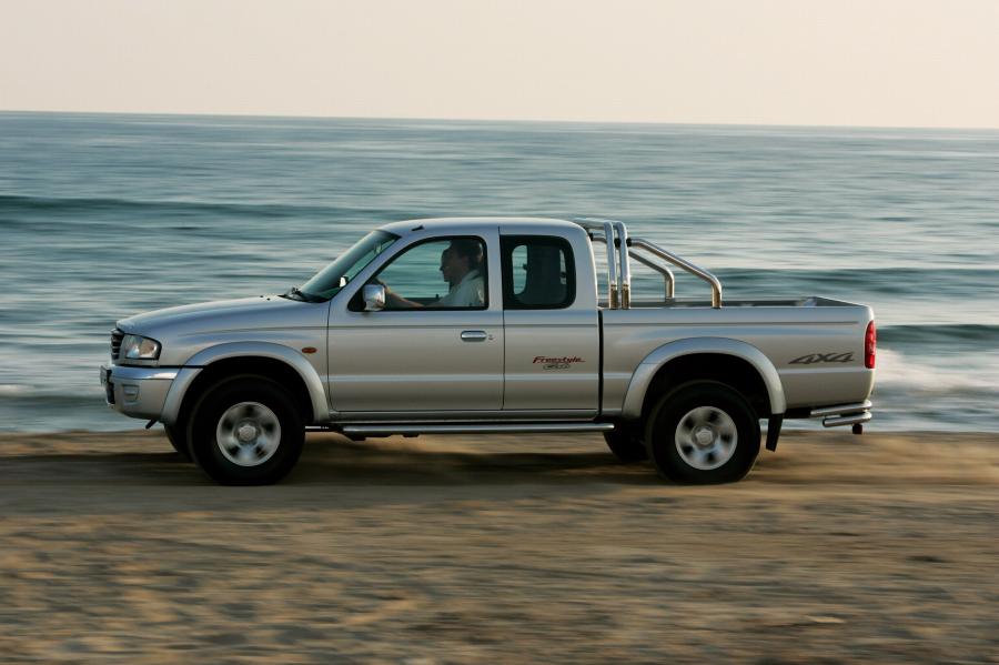  Mazda B2500 2004 года  (фото 64 из 81)